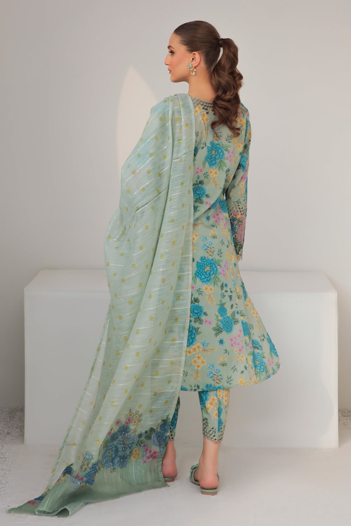 BAROQUE | EMBROIDERED LAWN UF-310