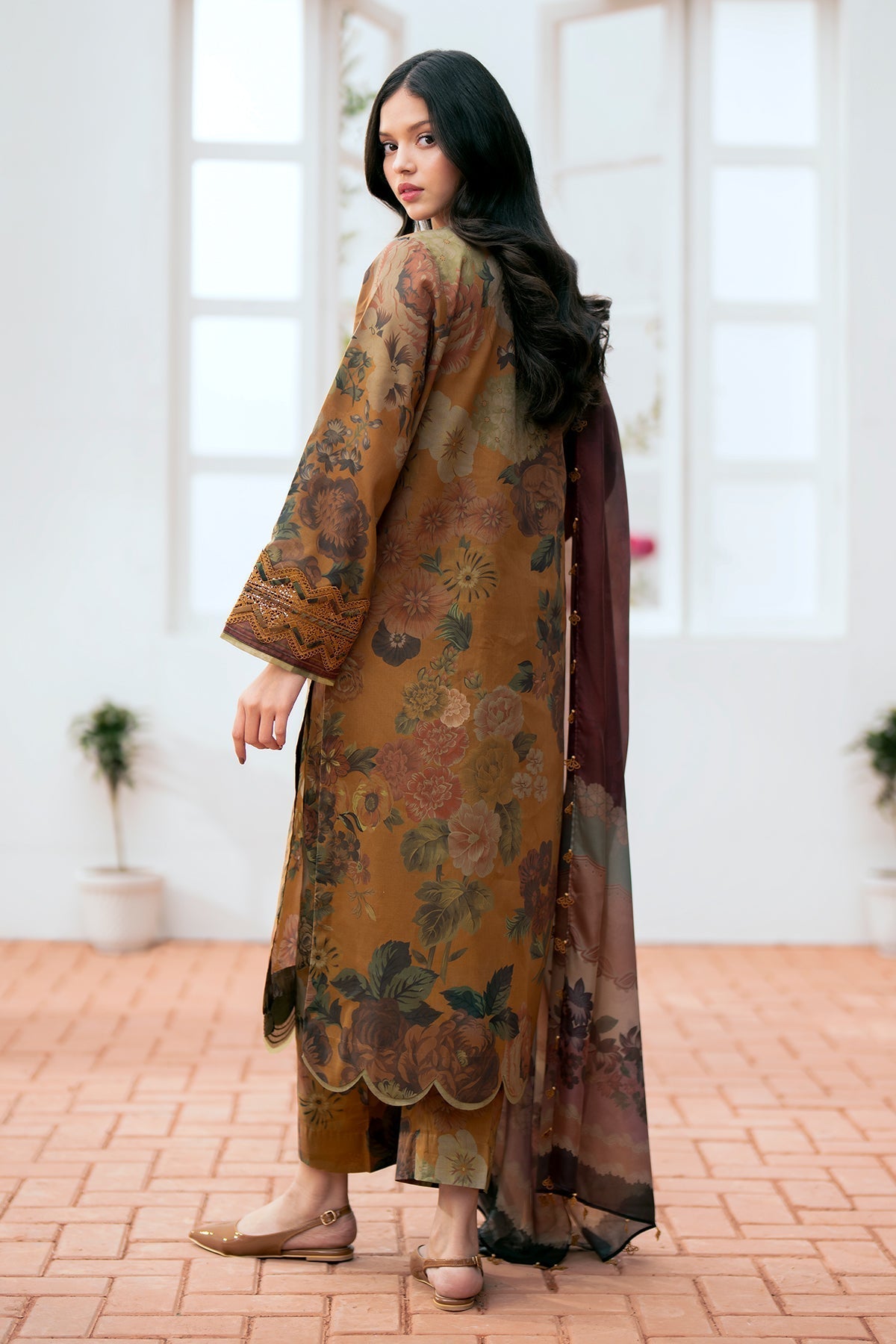 BAROQUE | EMBROIDERED LAWN UF-530