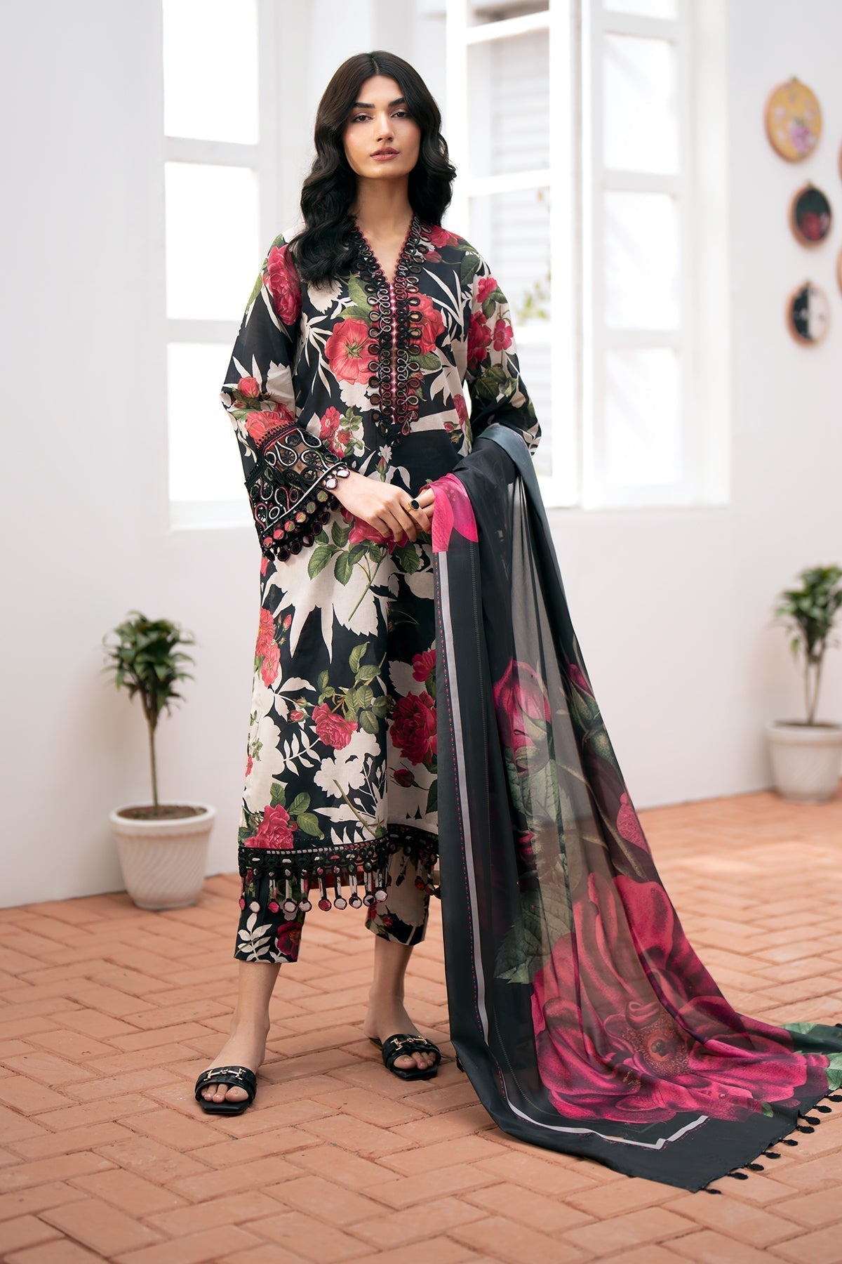 BAROQUE | EMBROIDERED LAWN UF-532