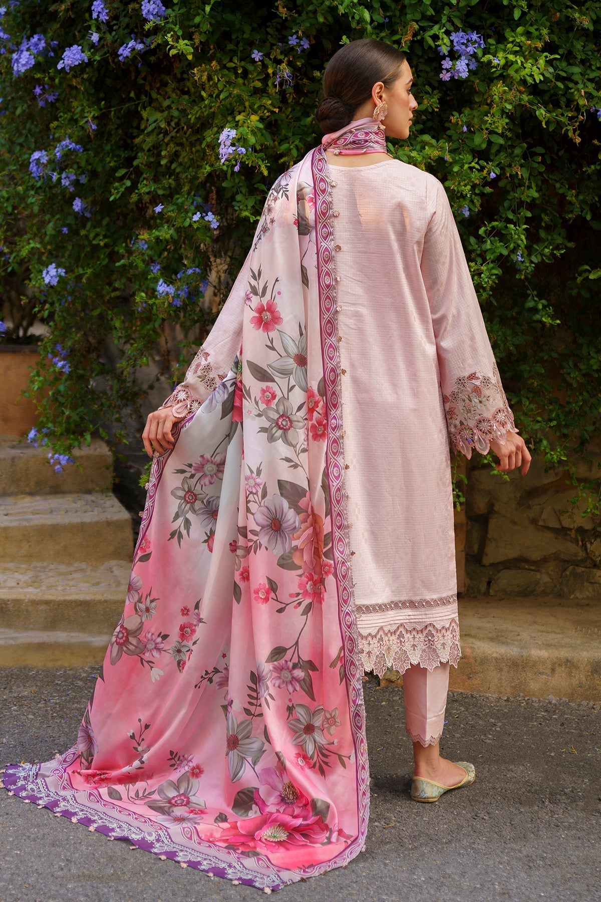 BAROQUE | EMBROIDERED JACQUARD LAWN UF-588