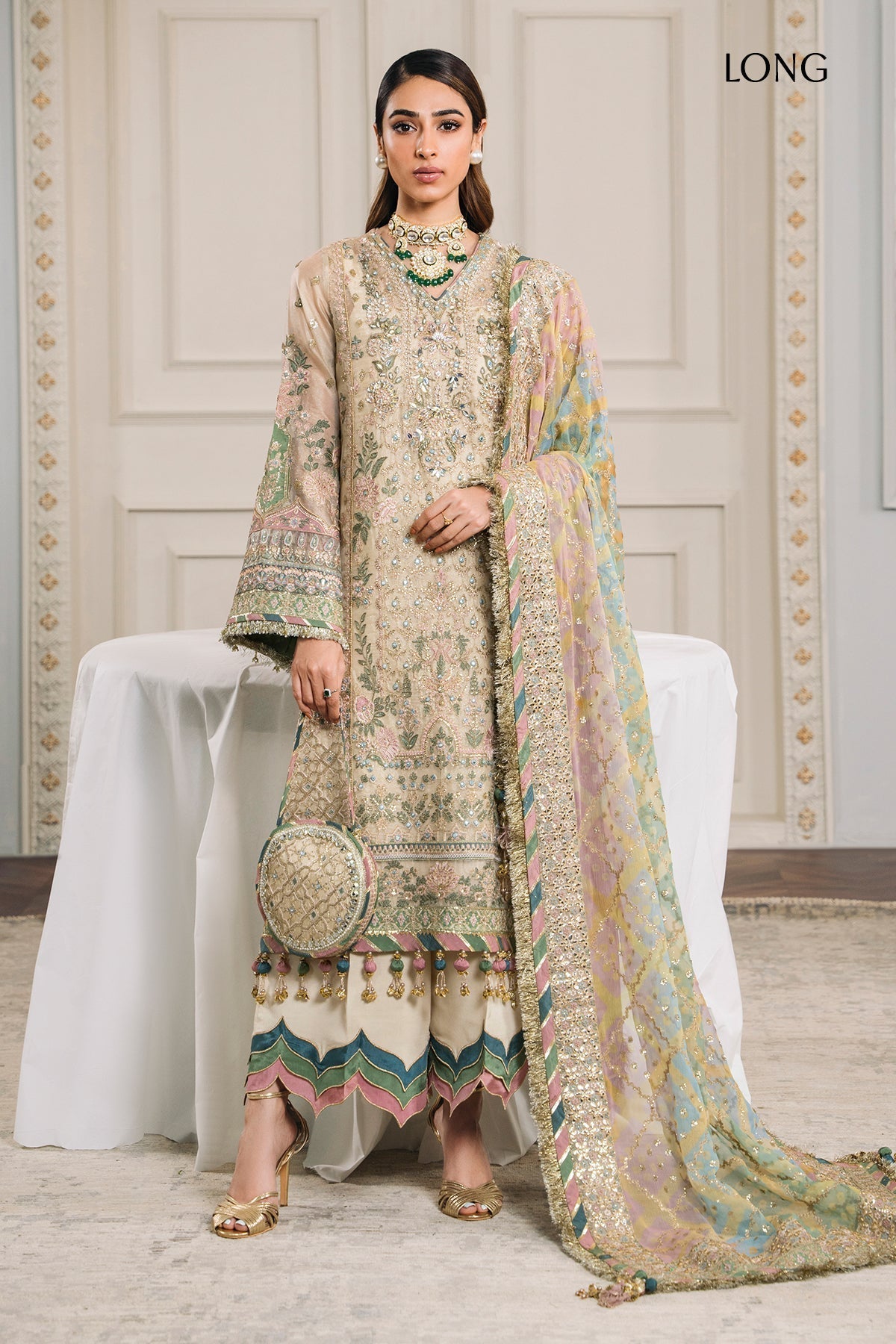 BAROQUE | EMBROIDERED MASURI CH12-04