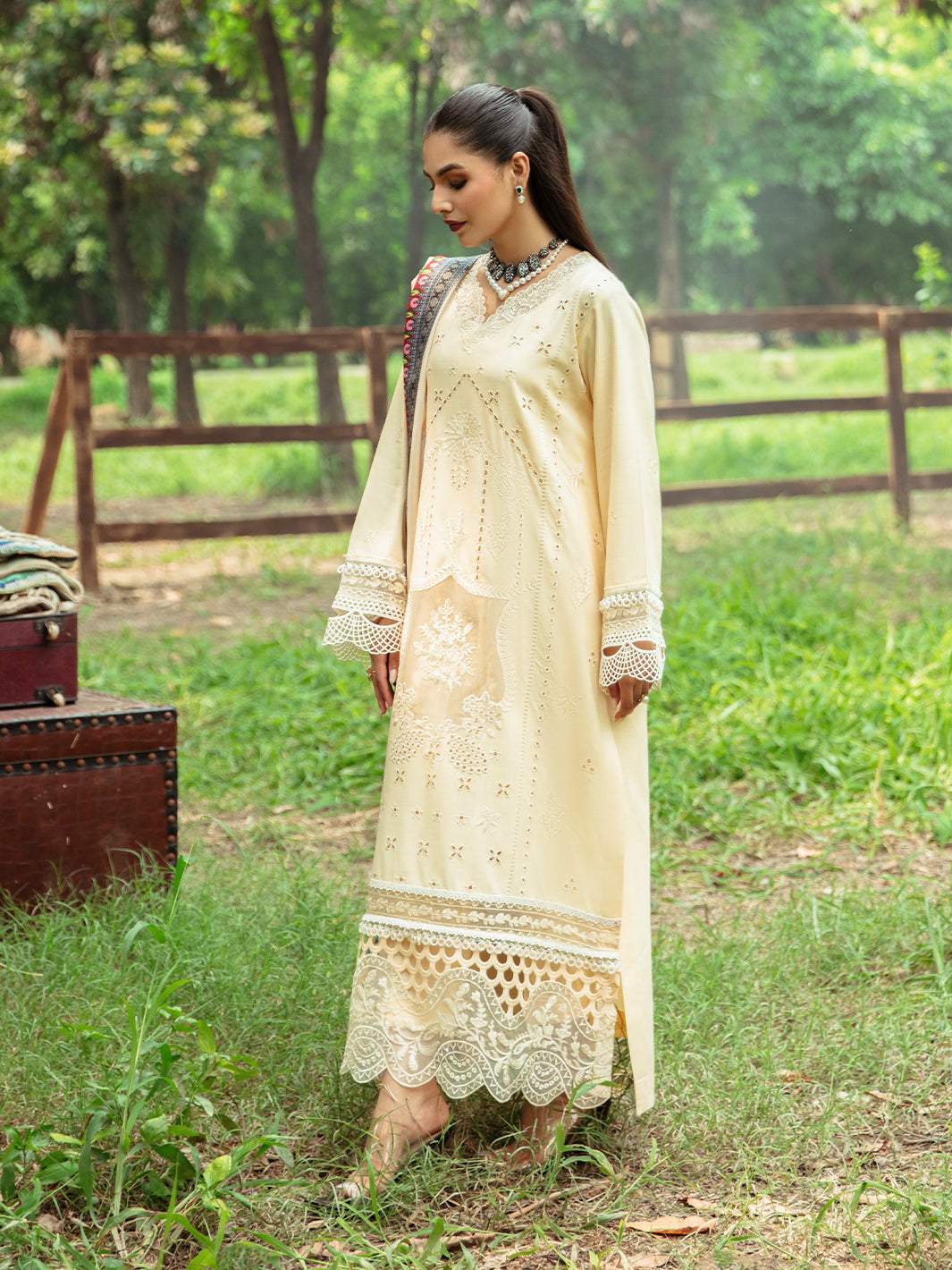 Mahnur | Hazel Winter Collection | Fleicite