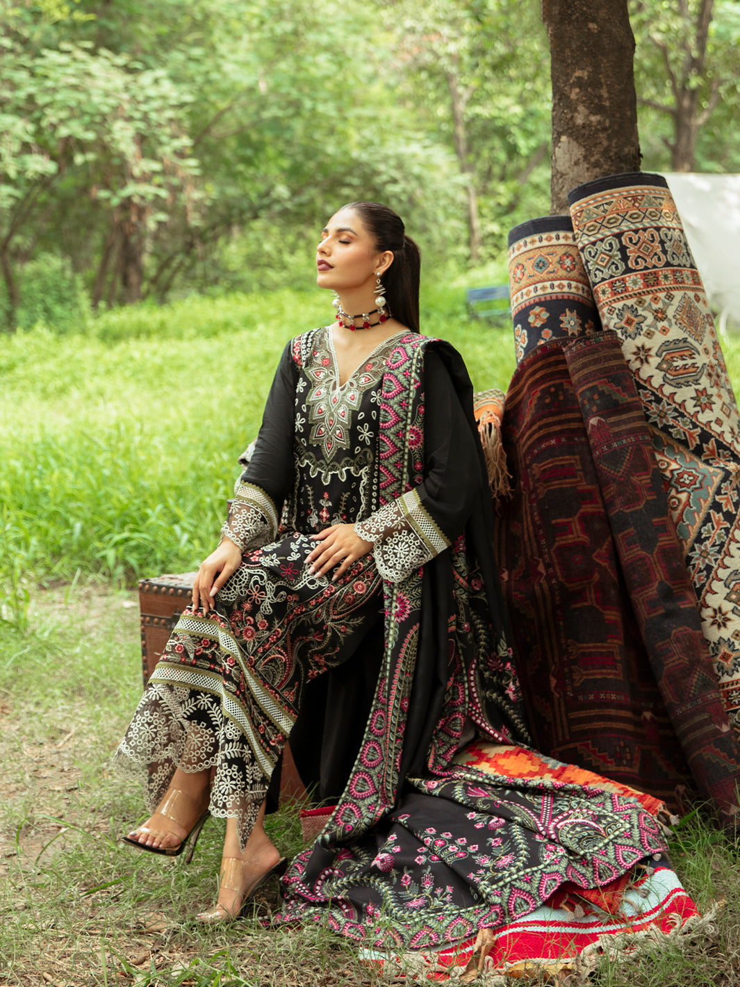 Mahnur | Hazel Winter Collection | Floralia